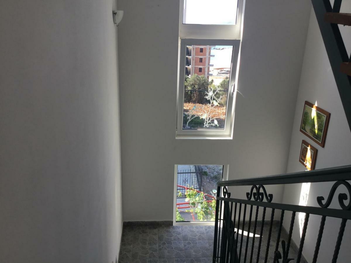 Dk Apartmani Dobra Voda Exterior foto