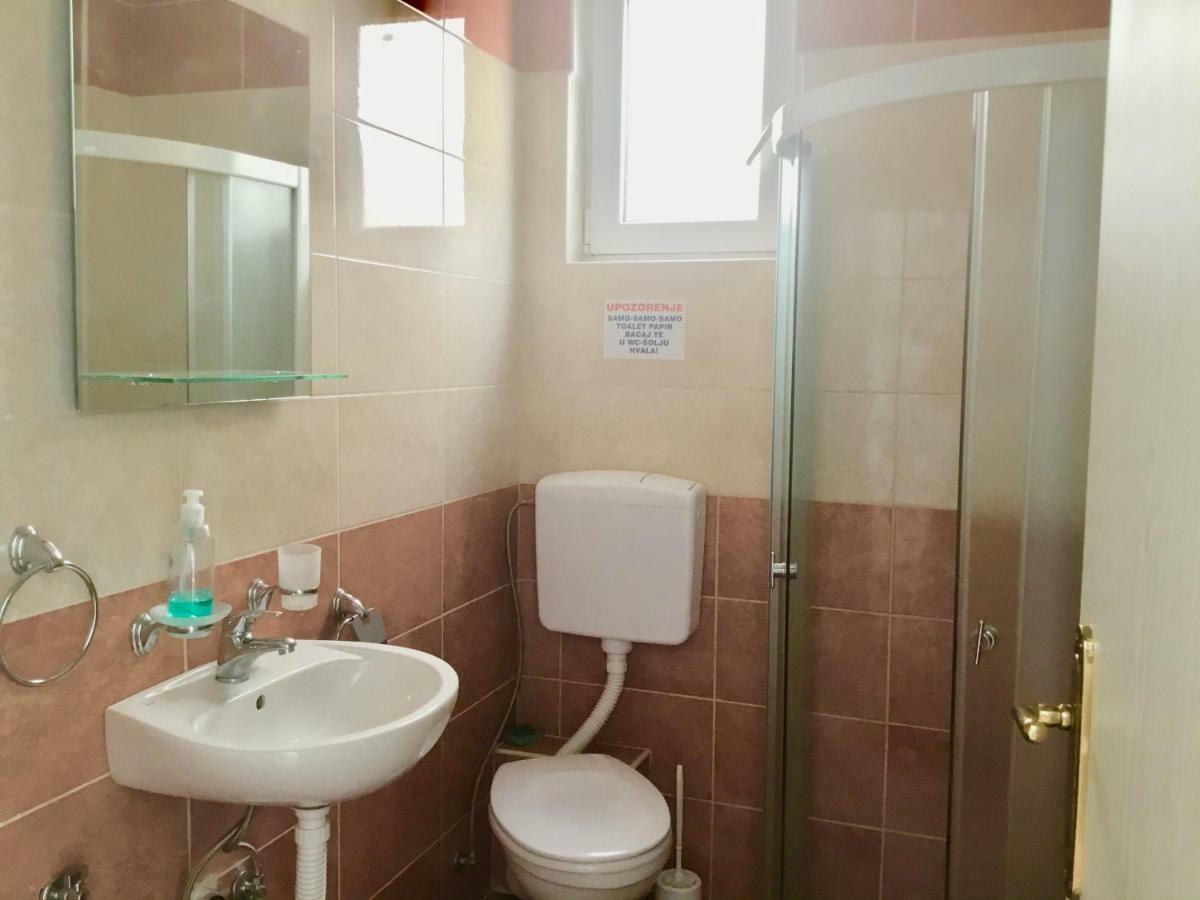Dk Apartmani Dobra Voda Exterior foto