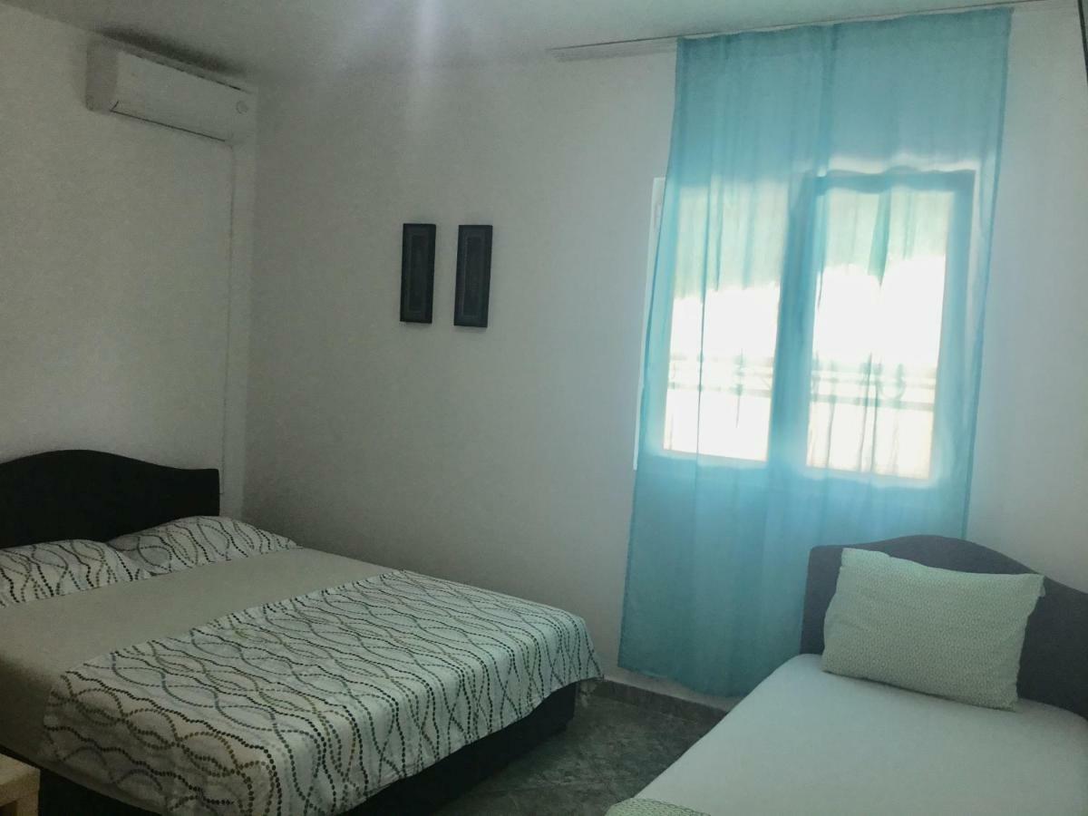 Dk Apartmani Dobra Voda Exterior foto